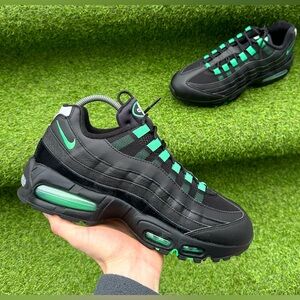 Shoes Nike Air Max 95 OG Black Green Shock Men's Brand New Sneakers Size 10 US